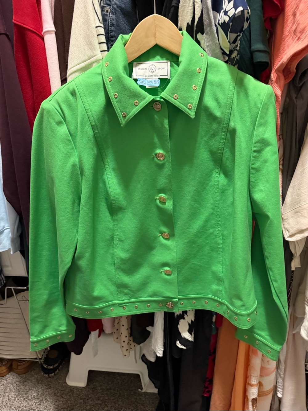 St. John Sport vintage cropped jacket size small. Beautiful green. EUC